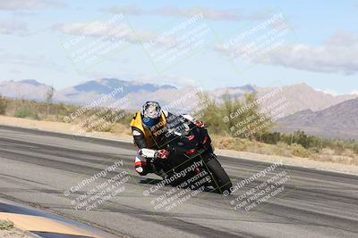 media/Nov-16-2025-Race Pace (Sun) [[8c5fa54630]]/Non Verified Riders (1st 20 Minutes)/3-Turn 3 Inside (11am)/